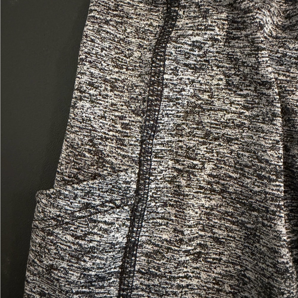 Xersion Train Capri Leggings Gray Space Dye Yoga Pants Pockets - Picture 6 of 7
